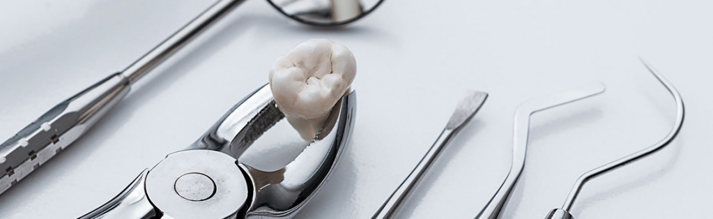 Хирургические инструменты для удаления зубов